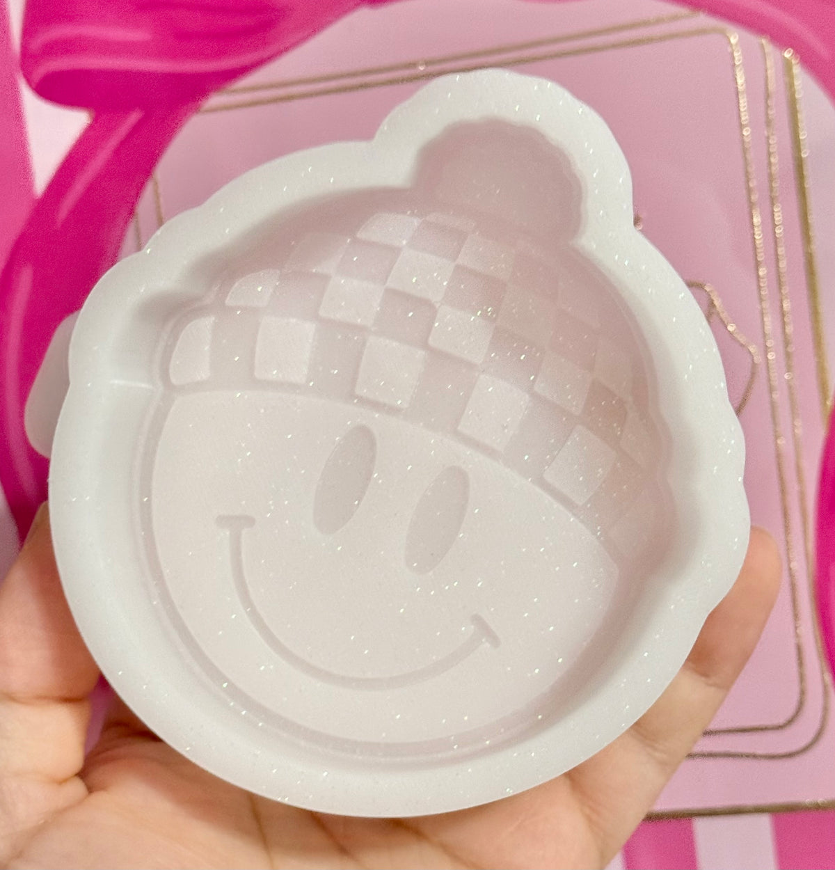 Checkered beanie smiley mold