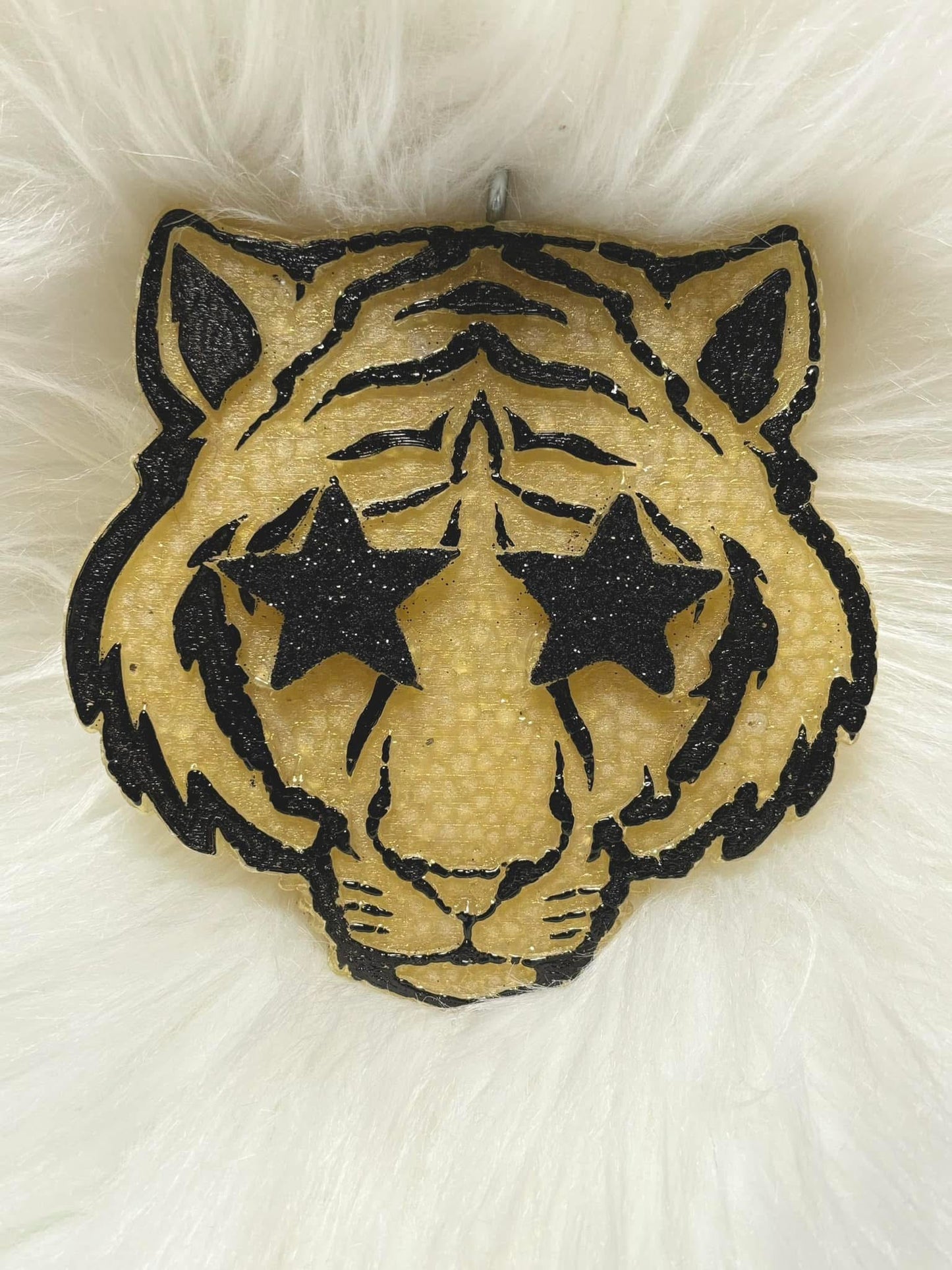 Heart eyes tiger mold