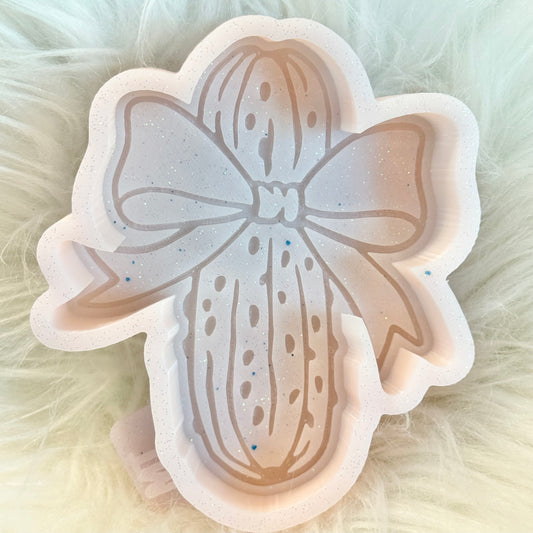 Pickle with a bow mold